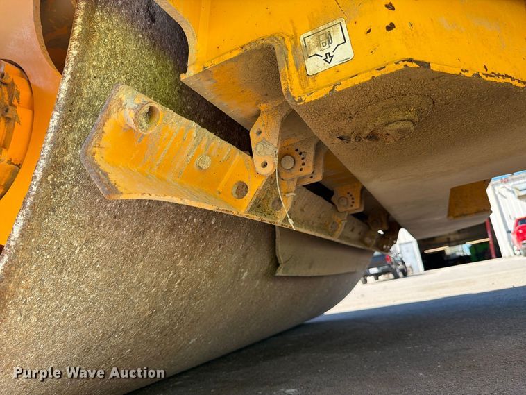 image for item FJ2030 2015 Volvo DD140B double drum vibratory roller