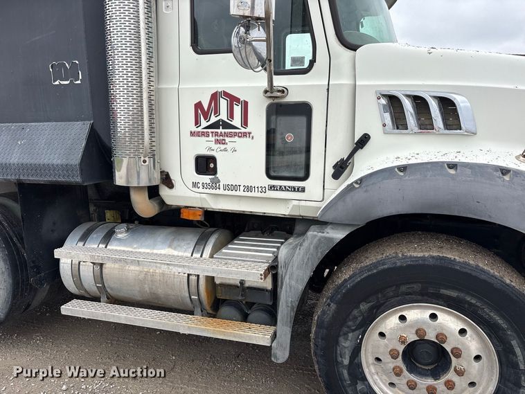 image for item FK2157 2006 Mack CT713 dump truck