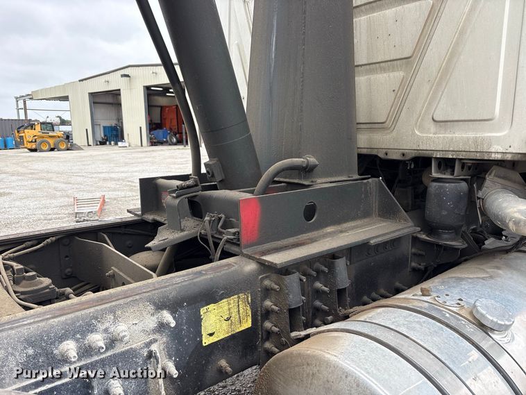 image for item FK2157 2006 Mack CT713 dump truck