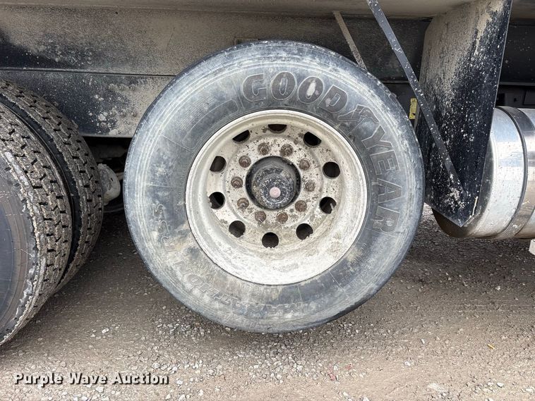 image for item FK2157 2006 Mack CT713 dump truck