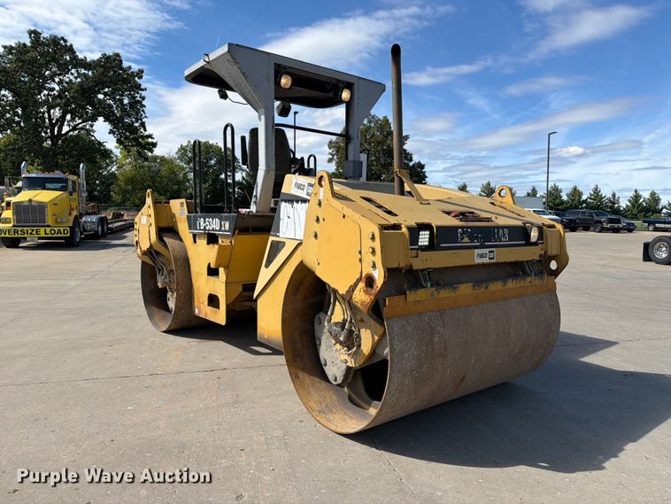 image for item FK2161 2003 Caterpillar CB-534D XW double drum vibratory roller