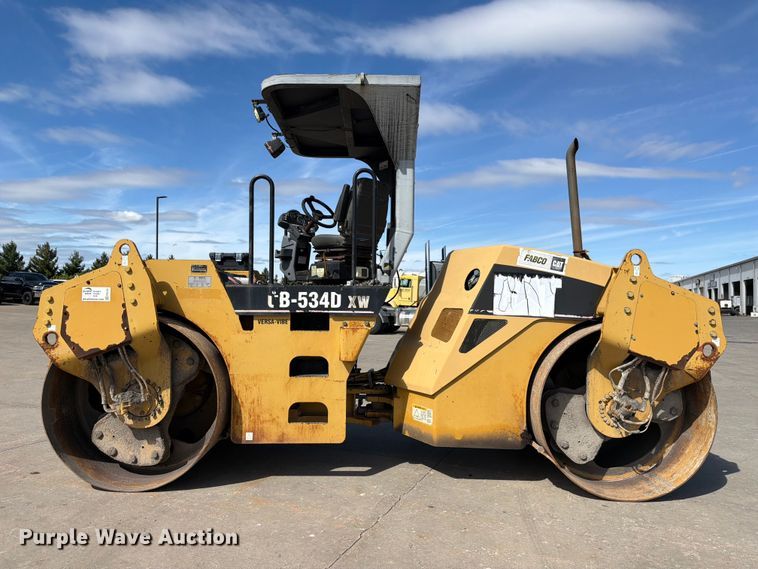 image for item FK2161 2003 Caterpillar CB-534D XW double drum vibratory roller