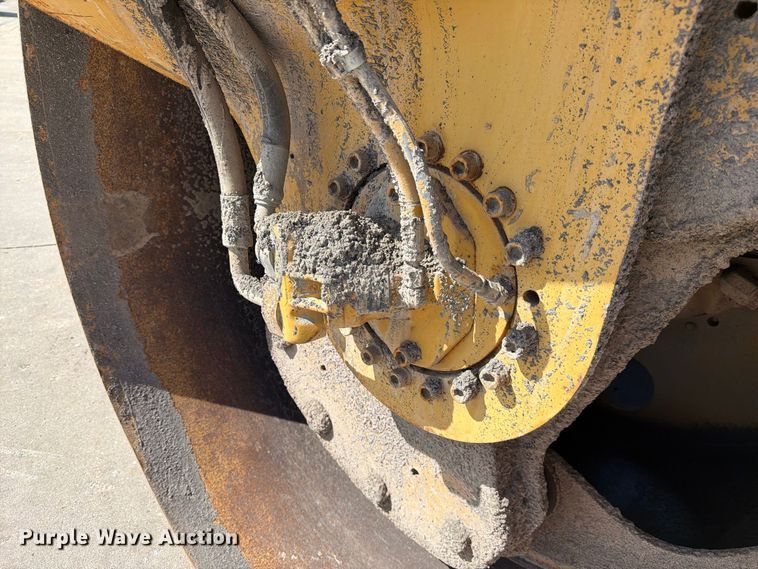 image for item FK2161 2003 Caterpillar CB-534D XW double drum vibratory roller