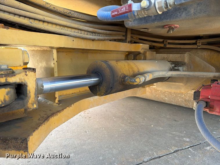image for item FK2161 2003 Caterpillar CB-534D XW double drum vibratory roller