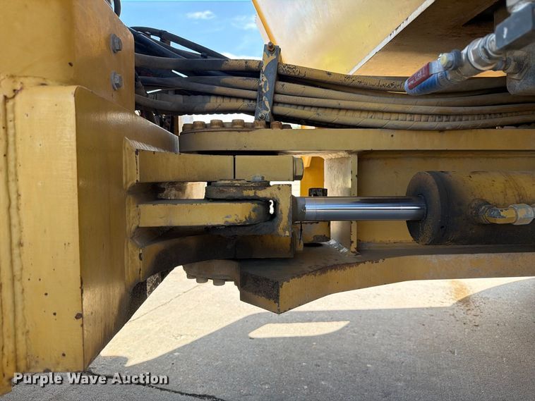 image for item FK2161 2003 Caterpillar CB-534D XW double drum vibratory roller