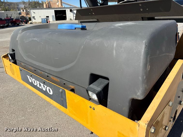 image for item FK2163 2014 Volvo DD140B double drum vibratory roller