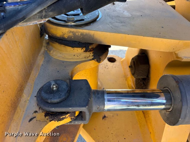 image for item FK2163 2014 Volvo DD140B double drum vibratory roller