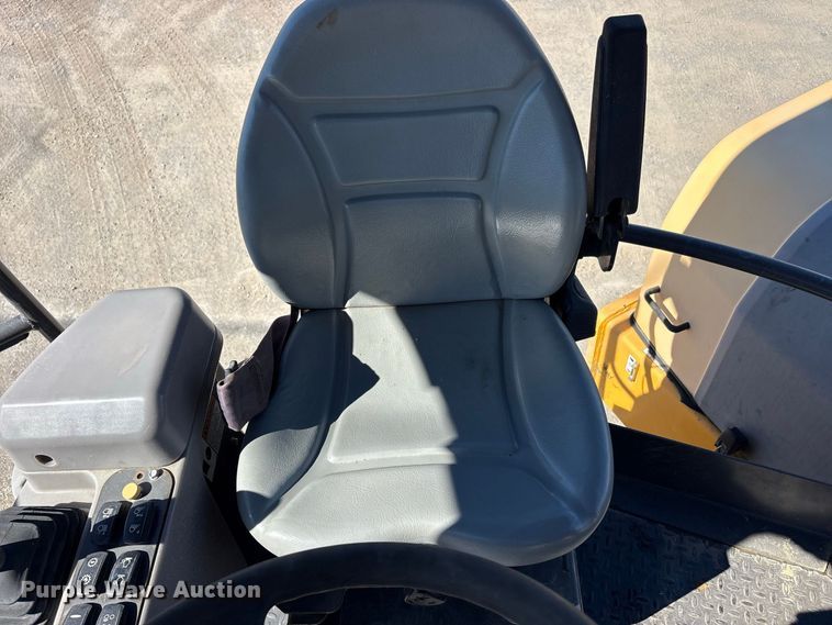 image for item FK2163 2014 Volvo DD140B double drum vibratory roller