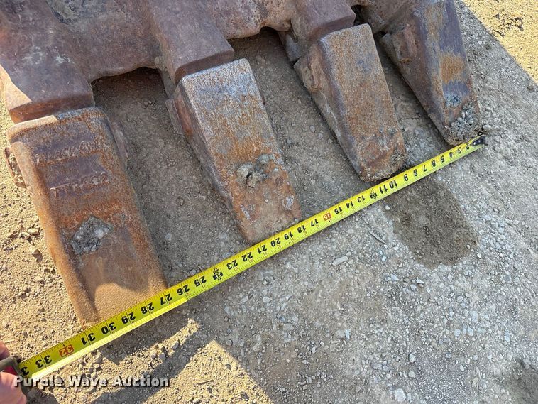 image for item FK2168 2006 Caterpillar 330C L excavator