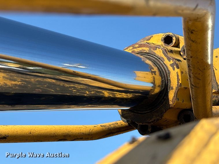 image for item FK2168 2006 Caterpillar 330C L excavator