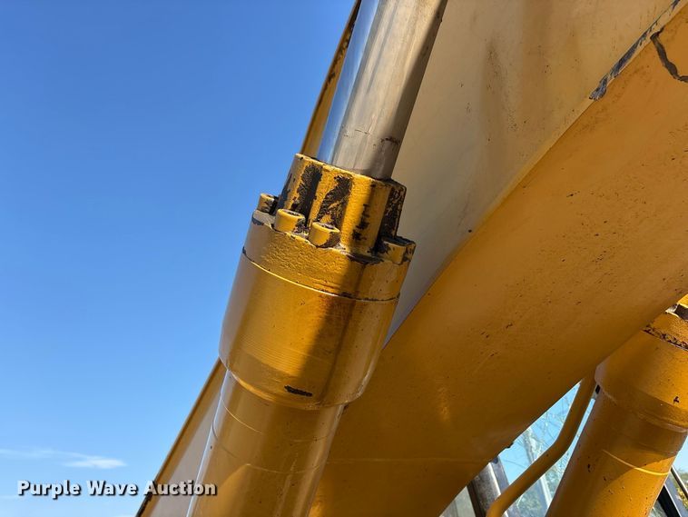 image for item FK2168 2006 Caterpillar 330C L excavator