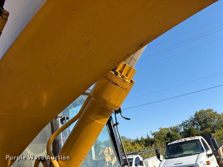 image for item FK2168 2006 Caterpillar 330C L excavator