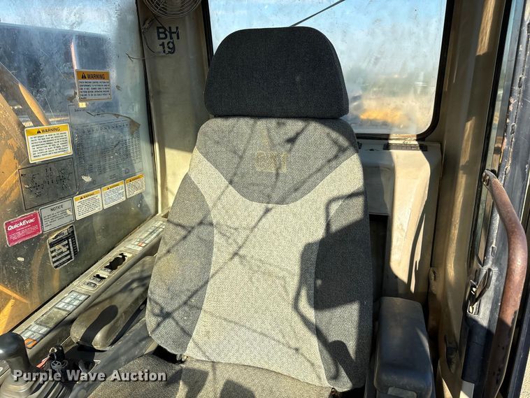 image for item FK2168 2006 Caterpillar 330C L excavator