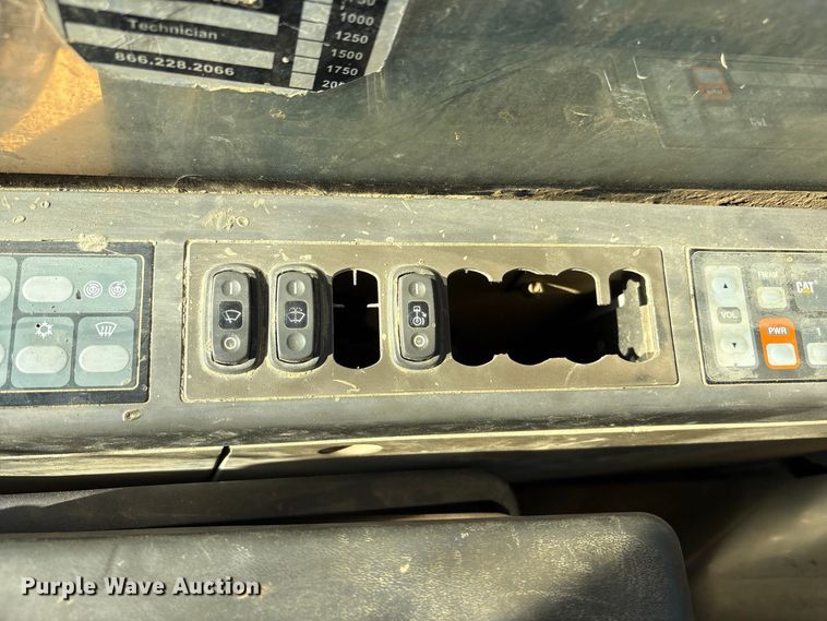 image for item FK2168 2006 Caterpillar 330C L excavator