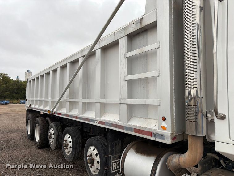 image for item FK3677 2017 Western Star 4700 dump truck