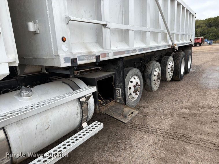 image for item FK3677 2017 Western Star 4700 dump truck