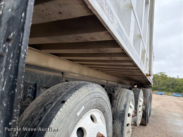 image for item FK3677 2017 Western Star 4700 dump truck