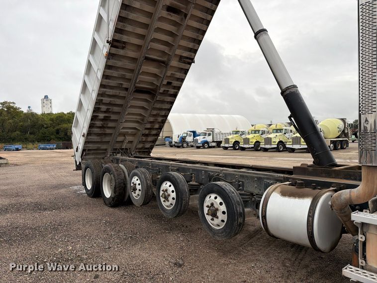 image for item FK3677 2017 Western Star 4700 dump truck