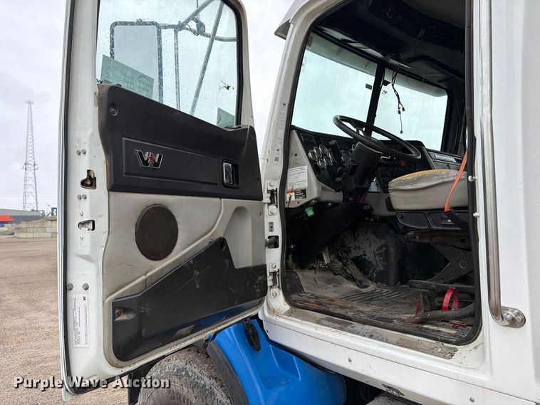 image for item FK3677 2017 Western Star 4700 dump truck