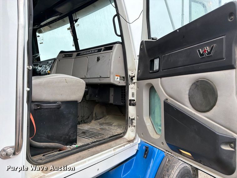 image for item FK3677 2017 Western Star 4700 dump truck