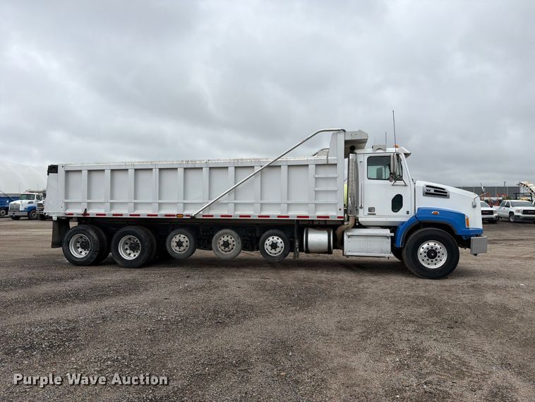 image for item FK3679 2017 Western Star 4700 dump truck