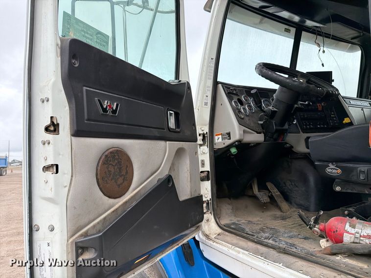 image for item FK3679 2017 Western Star 4700 dump truck