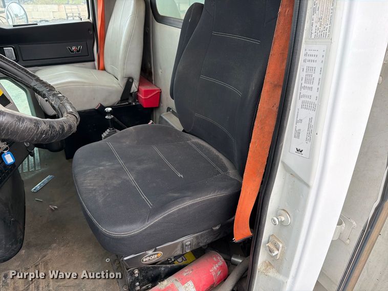 image for item FK3679 2017 Western Star 4700 dump truck