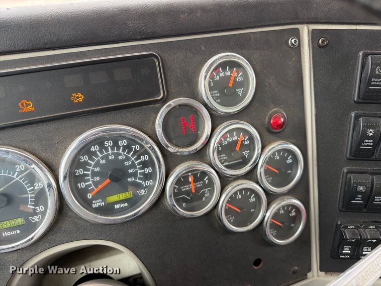 image for item FK3679 2017 Western Star 4700 dump truck