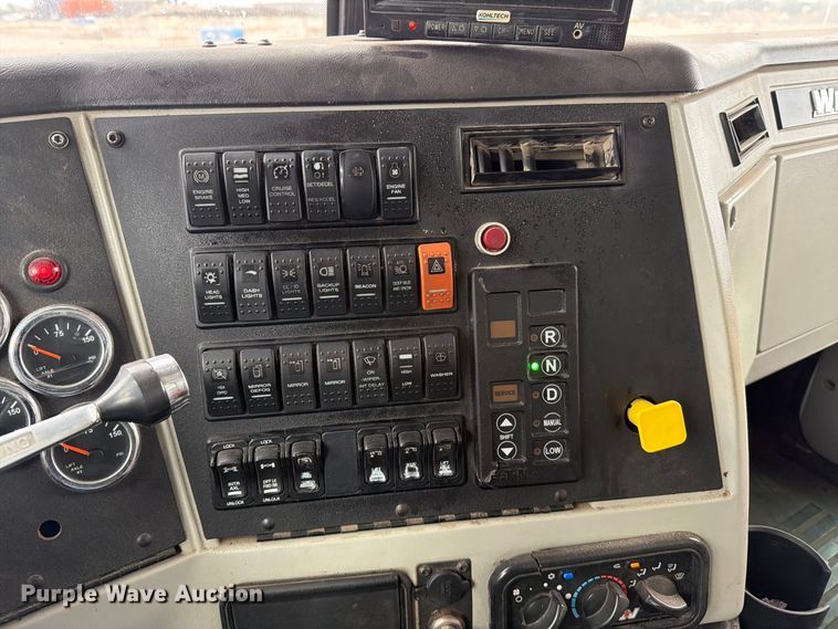 image for item FK3679 2017 Western Star 4700 dump truck