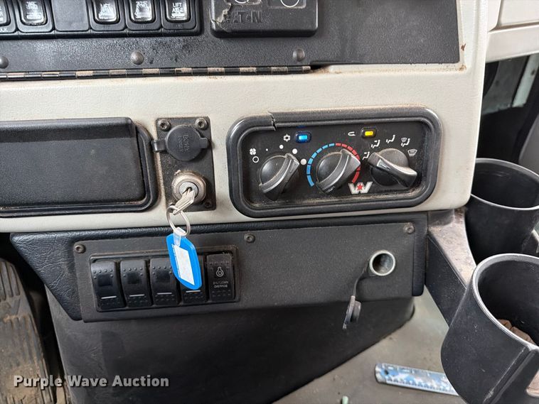 image for item FK3679 2017 Western Star 4700 dump truck