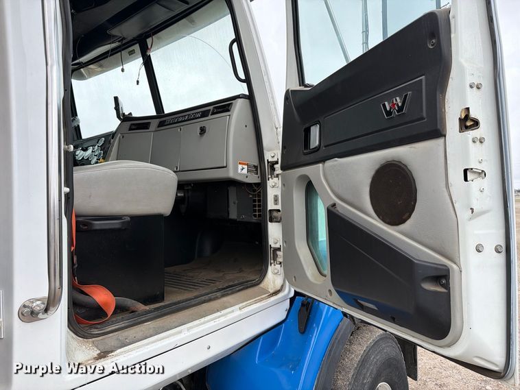 image for item FK3679 2017 Western Star 4700 dump truck