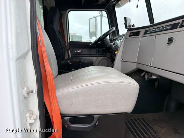 image for item FK3679 2017 Western Star 4700 dump truck