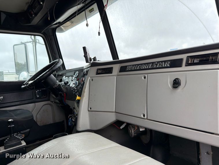 image for item FK3679 2017 Western Star 4700 dump truck