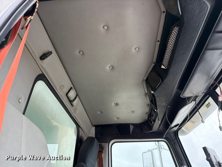 image for item FK3679 2017 Western Star 4700 dump truck