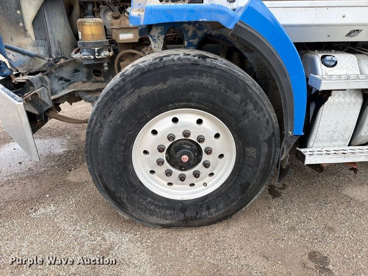 image for item FK3679 2017 Western Star 4700 dump truck