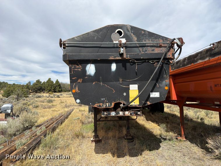 image for item FK4654 1996 Lufkin end dump trailer