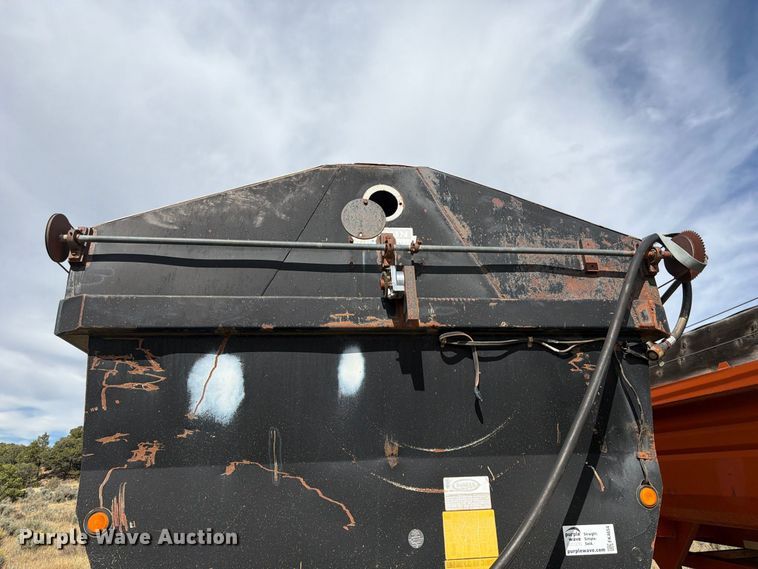 image for item FK4654 1996 Lufkin end dump trailer