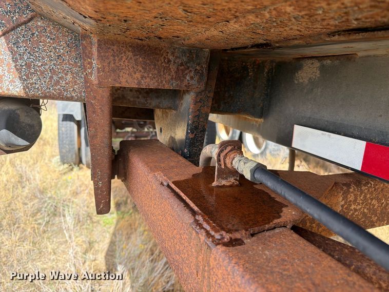 image for item FK4654 1996 Lufkin end dump trailer