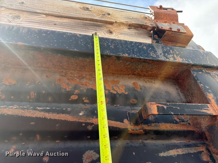 image for item FK4654 1996 Lufkin end dump trailer