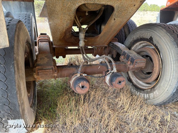 image for item FK4654 1996 Lufkin end dump trailer