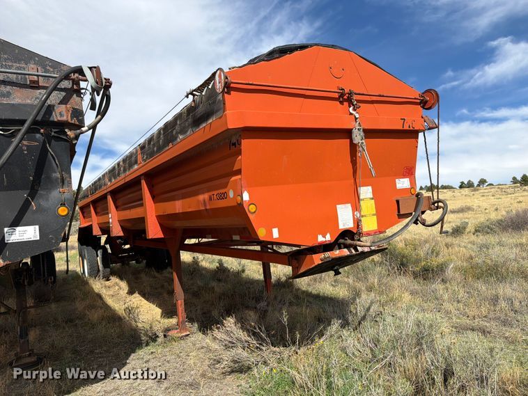 image for item FK4655 1997 Lufkin end dump trailer