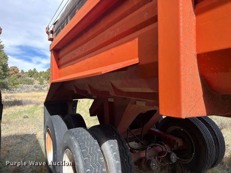 image for item FK4655 1997 Lufkin end dump trailer