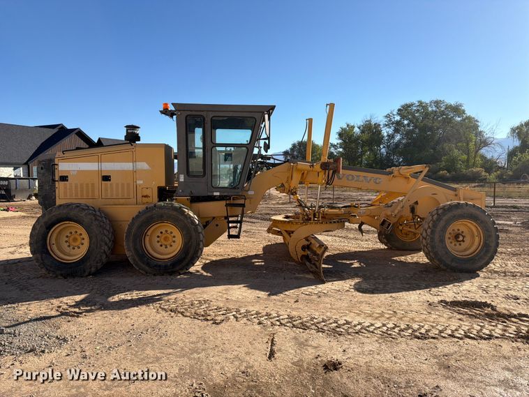image for item FK4656 2001 Volvo G710VHP motor grader