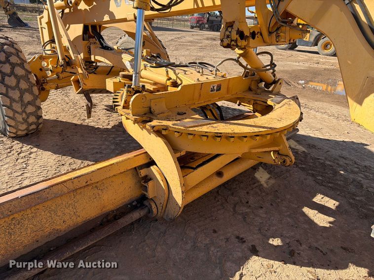 image for item FK4656 2001 Volvo G710VHP motor grader