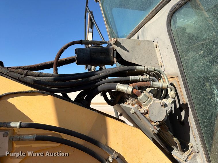 image for item FK4656 2001 Volvo G710VHP motor grader