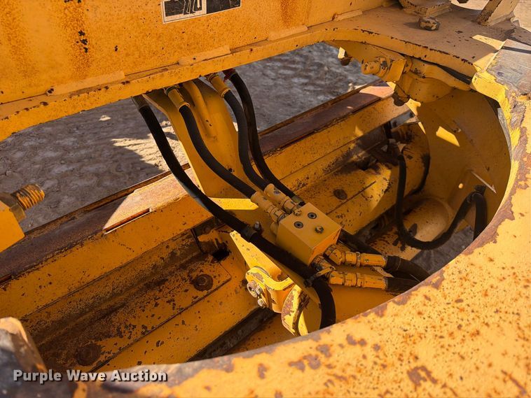 image for item FK4656 2001 Volvo G710VHP motor grader