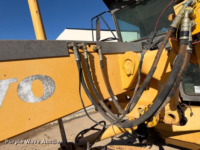 image for item FK4656 2001 Volvo G710VHP motor grader