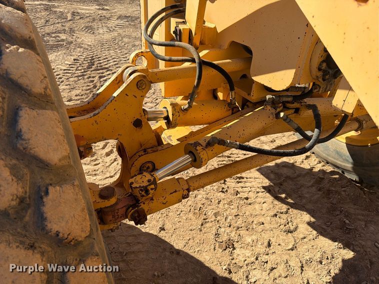 image for item FK4656 2001 Volvo G710VHP motor grader