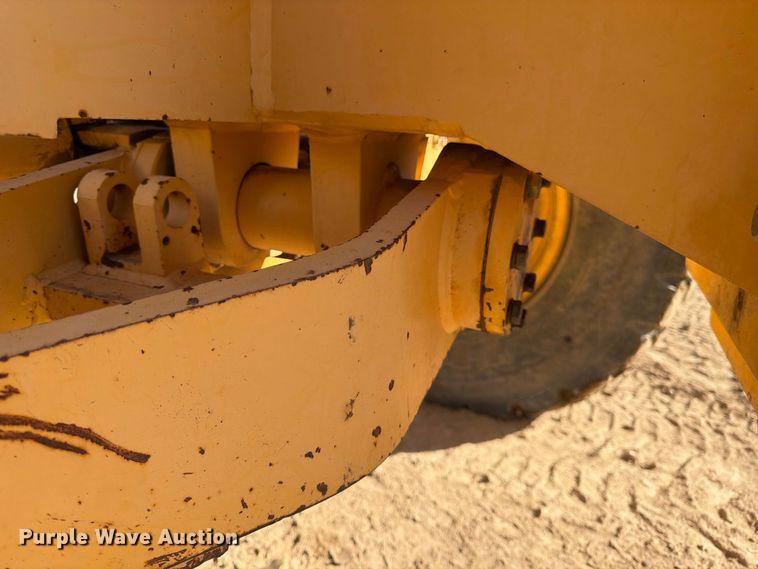 image for item FK4656 2001 Volvo G710VHP motor grader