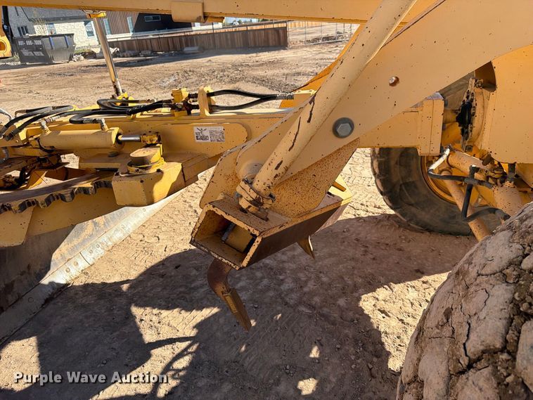 image for item FK4656 2001 Volvo G710VHP motor grader